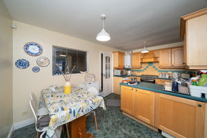 KITCHEN/DINER- click for photo gallery